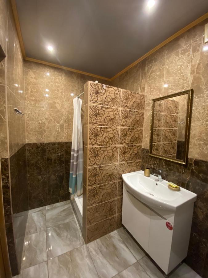 Вул Роксолани , 16 Центр 300 М До Бювету Truskavets Exterior foto
